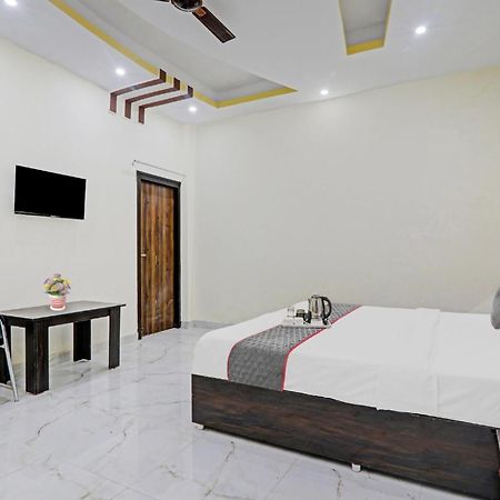 Townhouse Relax Inn Chinhat Exterior photo